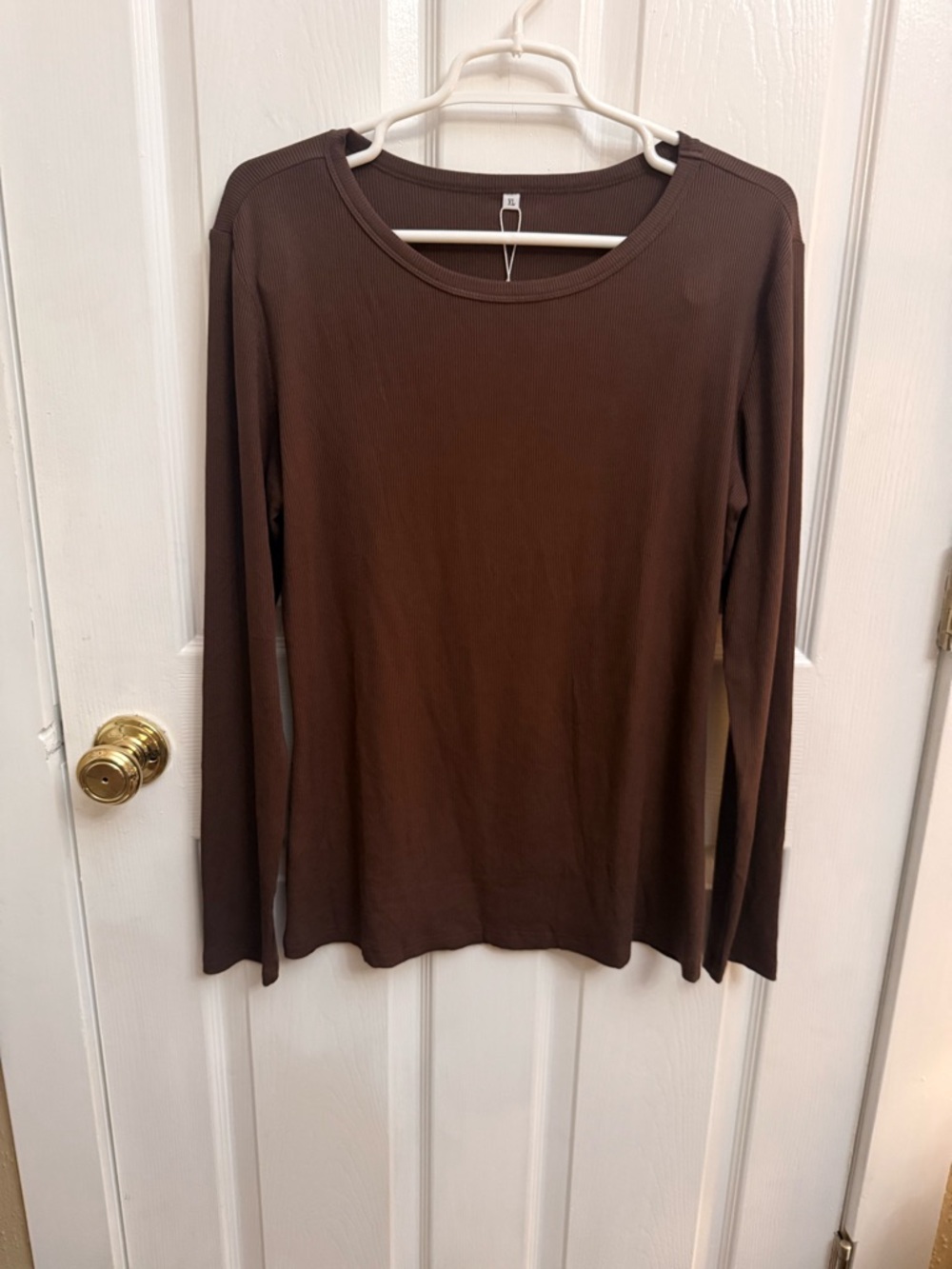 Arabess Women's Long Sleeve Crewneck Top - Brown